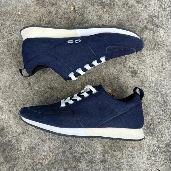 Native Cornell Lace Up Sneakers, size 38 - Picture 4 of 8